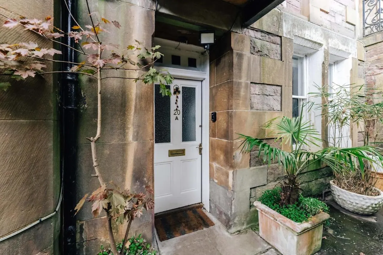 Special Basement Apartment Close To The Meadows location