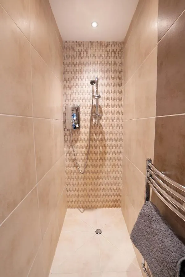 Special Basement Apartment Close To The Meadows 爱丁堡